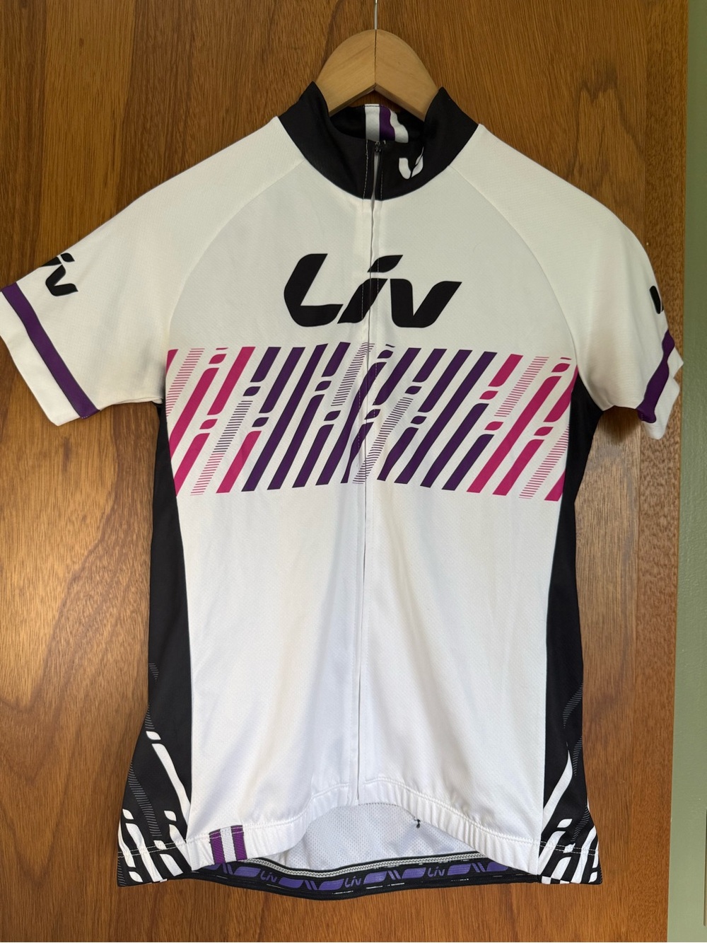 Liv Women’s Cycling Jersey – Relaxed Fit – Size S